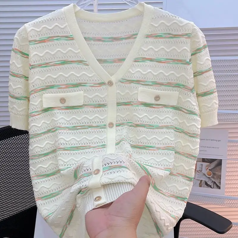 New Summer Striped Ice Silk Knit T-shirt Fairy Grunge Short-sleeved Top Women V-neck Lightweight Tshirt Knitwear Pullover Tops
New Summer Striped Ice Silk Knit T-shirt Fairy Grunge Short-sleeved Top Women V-neck Lightweight Tshirt Knitwear Pullover Tops