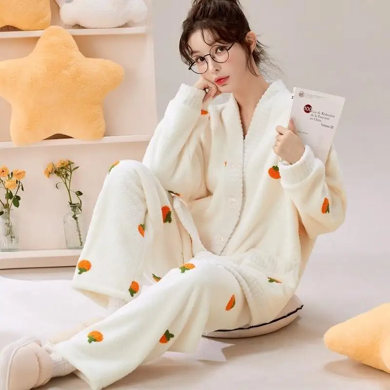Осенне-зимний теплый и милый фланелевой комплект домашней одежды с флисовым композитным полупотолщенным коралловым ночным рубашком, женская сексуальная пижама
Осенне-зимний теплый и милый фланелевой комплект домашней одежды с флисовым композитным полупотолщенным коралловым ночным рубашком, женская сексуальная пижама