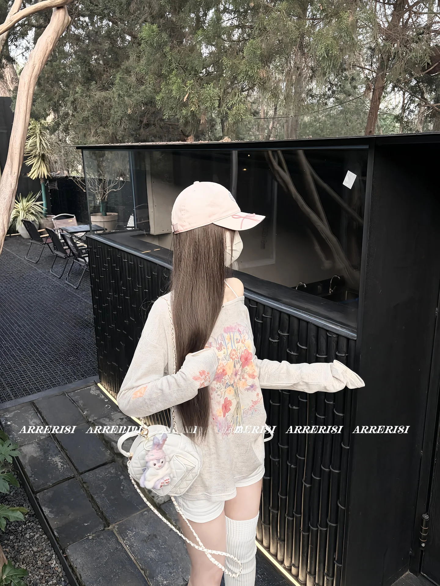 Vacation Floral Print Long Sleeve T-Shirt Women's Loose UV Protection Cover up Drawstring Shoulder One Word Top in Beige
Vacation Floral Print Long Sleeve T-Shirt Women's Loose UV Protection Cover up Drawstring Shoulder One Word Top in Beige
