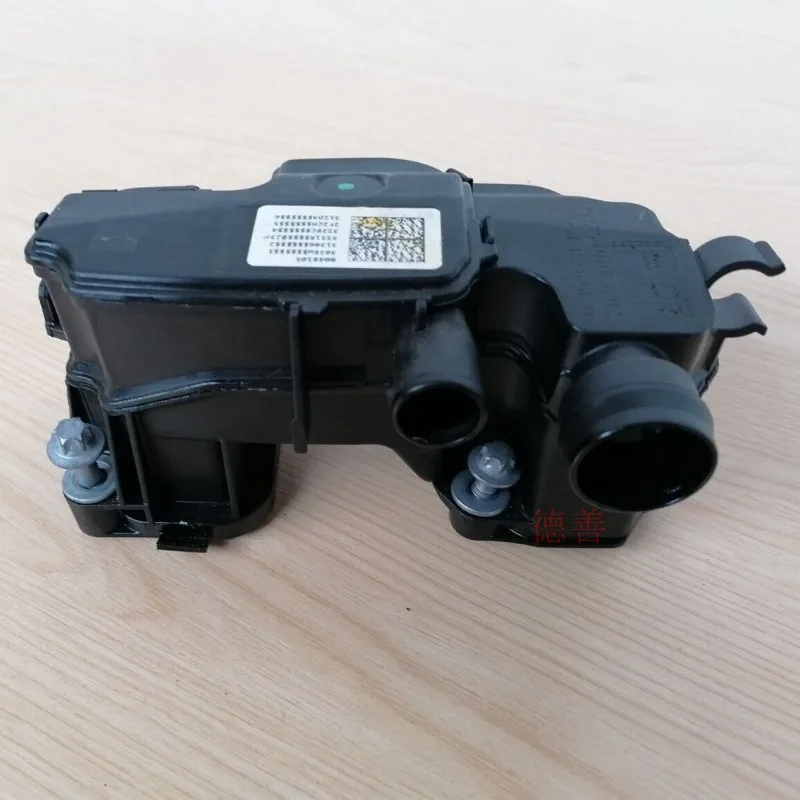 Suitable for GLE320 GLE400 GLE450 Carbon Can Solenoid Valve, Purification Valve, Oil Separator
Suitable for GLE320 GLE400 GLE450 Carbon Can Solenoid Valve, Purification Valve, Oil Separator