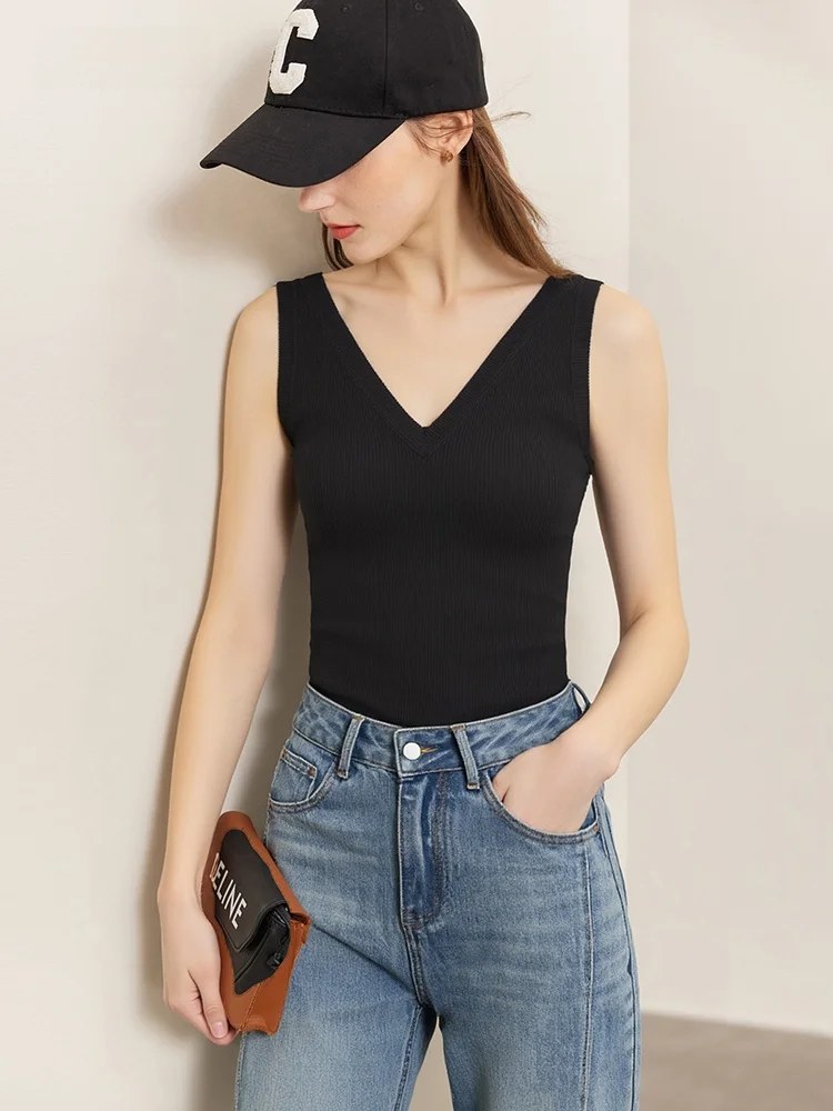 Spring New Sle Women's Basic V-ne Knitted Csole Vest Casual Wear Nylon Blend Slim Fit Inner Wear Top by i
Spring New Sle Women's Basic V-ne Knitted Csole Vest Casual Wear Nylon Blend Slim Fit Inner Wear Top by i