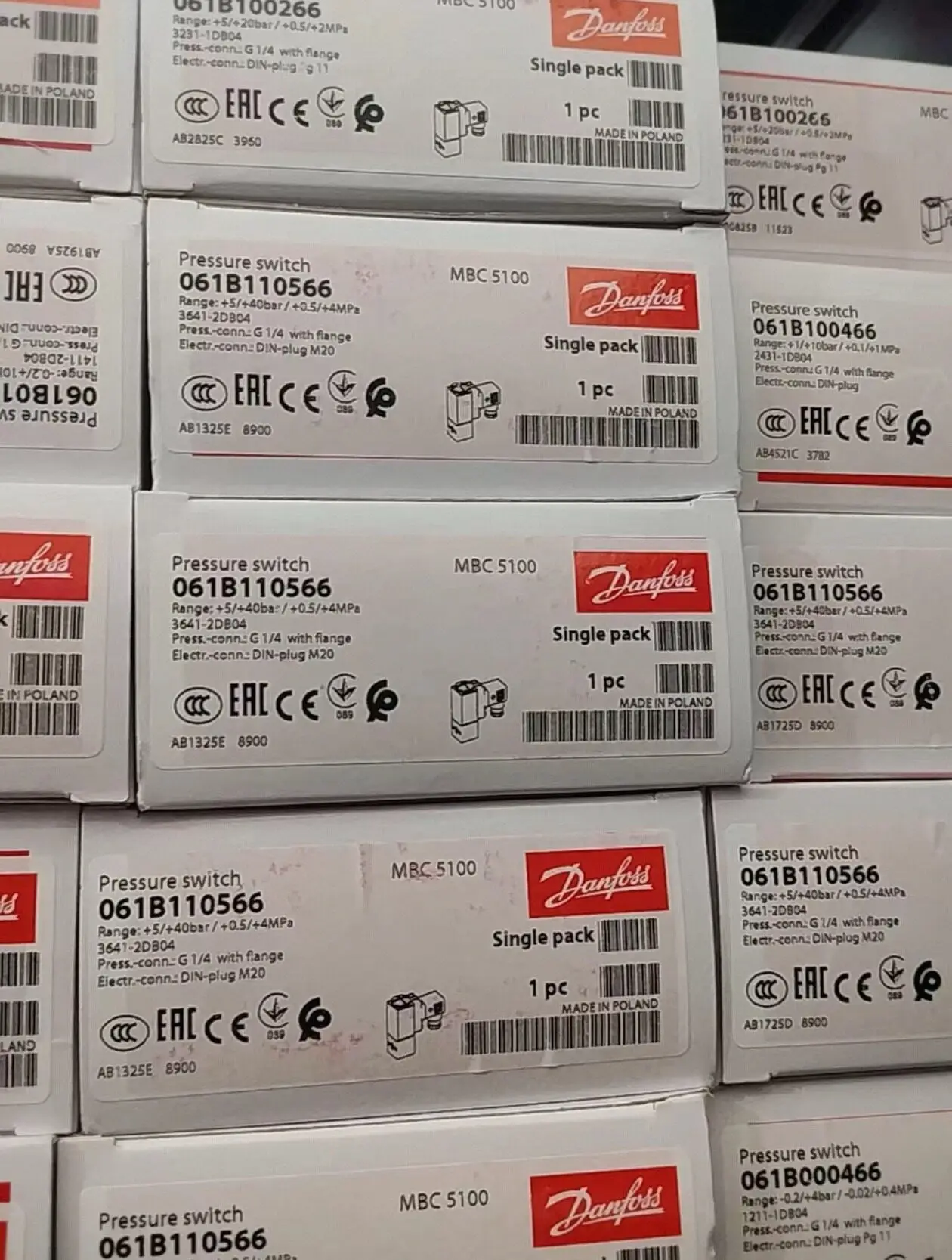 Model 061B110566 New Danfoss Pressure Switchin stock
Model 061B110566 New Danfoss Pressure Switchin stock