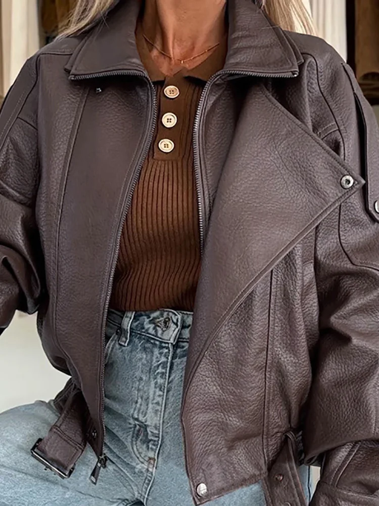 Fashion Street Solid Color Outerwear Clothes Vintage Office Long Sleeved Women Jacket New 2025 Autumn Lapel Zipper Leather Coat
Fashion Street Solid Color Outerwear Clothes Vintage Office Long Sleeved Women Jacket New 2025 Autumn Lapel Zipper Leather Coat
