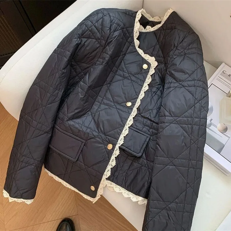 2025 New Autumn Winter Jacket Women Small Fragrance Style Cotton Coat Fashion Round Neck Lace Edge Warm Parker Overcoat
2025 New Autumn Winter Jacket Women Small Fragrance Style Cotton Coat Fashion Round Neck Lace Edge Warm Parker Overcoat