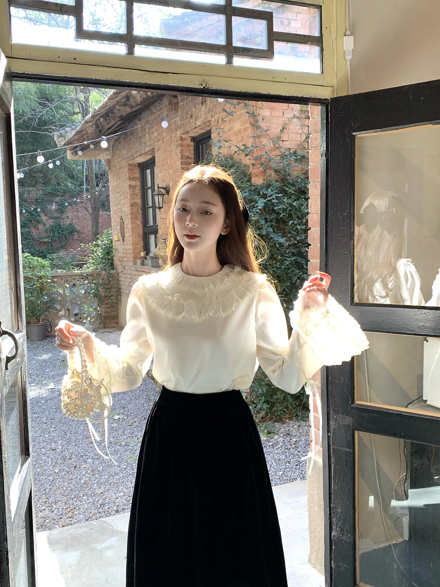 Женская блузка Peacola из шелкового сатина с изысканным декором, цвета сладкого сахара, прямого кроя, с длинным рукавом, молодежная модель
Женская блузка Peacola из шелкового сатина с изысканным декором, цвета сладкого сахара, прямого кроя, с длинным рукавом, молодежная модель