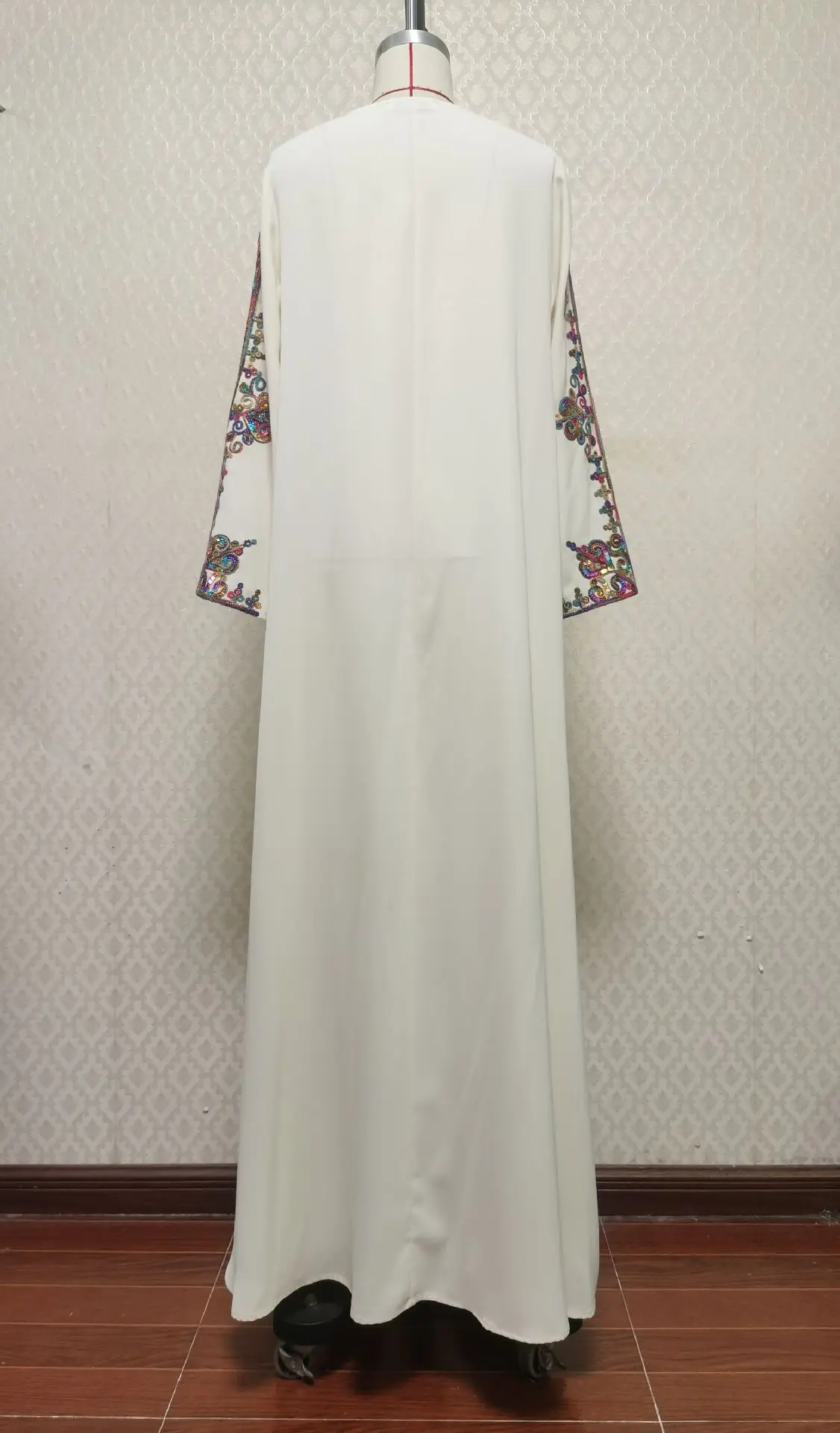 Новое модное мусульманское платье, женское платье с вышивкой, Абая, Дубай, кафтан Femme Musulmane Vestidos Islam Gulf Jalabiya Caftan Marocain Robe
Новое модное мусульманское платье, женское платье с вышивкой, Абая, Дубай, кафтан Femme Musulmane Vestidos Islam Gulf Jalabiya Caftan Marocain Robe