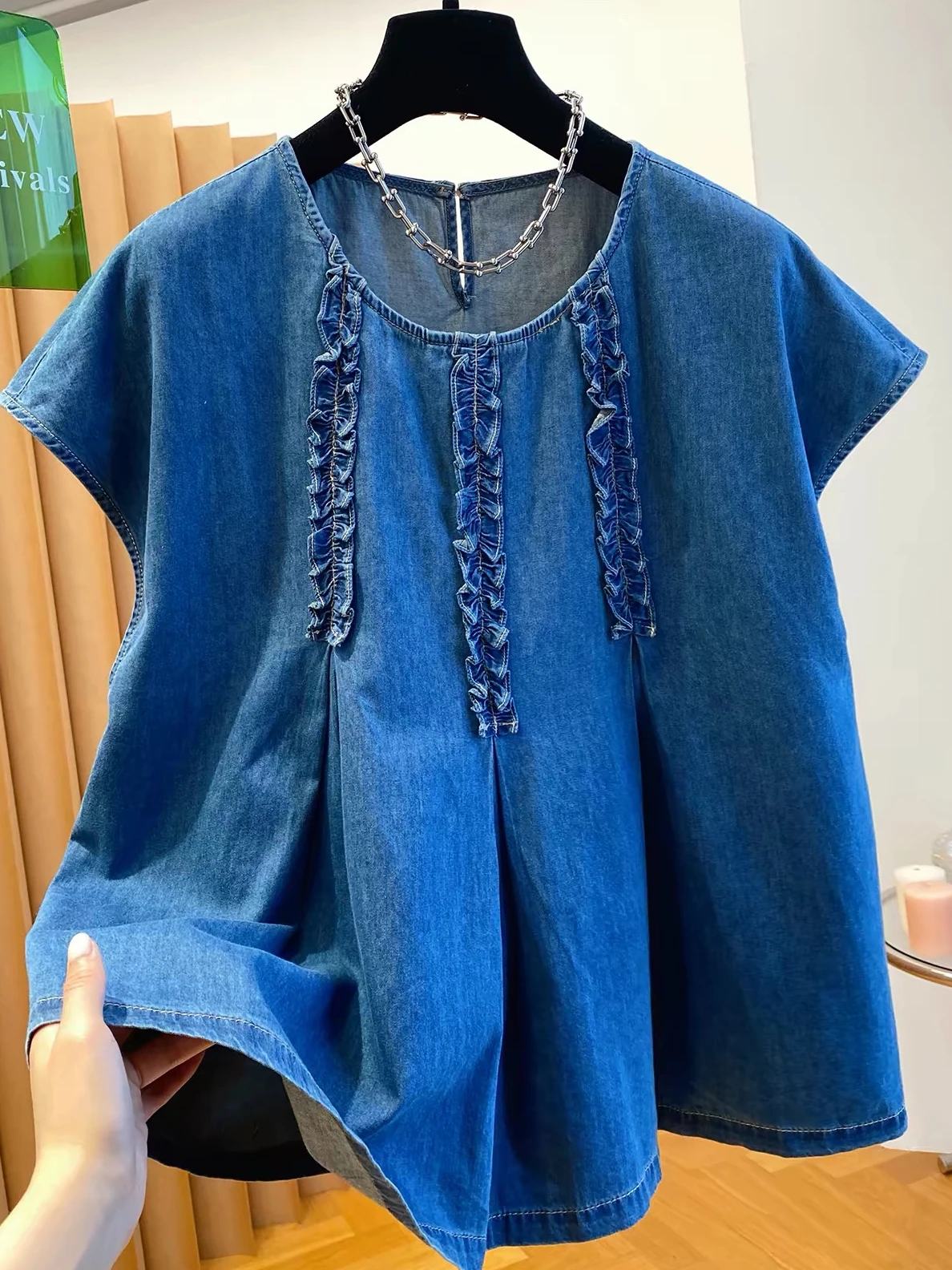 plus Size Women's Denim Shirt Summer Short Sleeve Patchwork Casual Fashion Top Wooden Trim Breathable Polyester Fiber
plus Size Women's Denim Shirt Summer Short Sleeve Patchwork Casual Fashion Top Wooden Trim Breathable Polyester Fiber