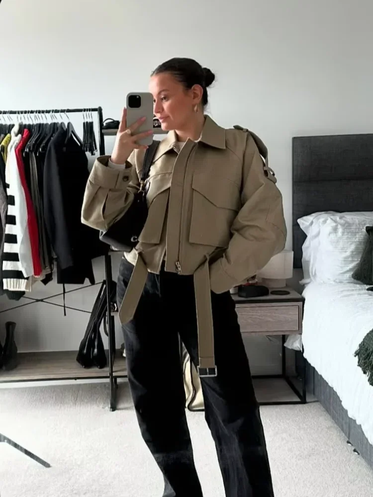 Belt Lapel Short Trench Jacket Off Women Chic Lace Up Zipper Loose Leisure Coat Fashion Lady Autumn Daily Commute Street Outwear
Belt Lapel Short Trench Jacket Off Women Chic Lace Up Zipper Loose Leisure Coat Fashion Lady Autumn Daily Commute Street Outwear