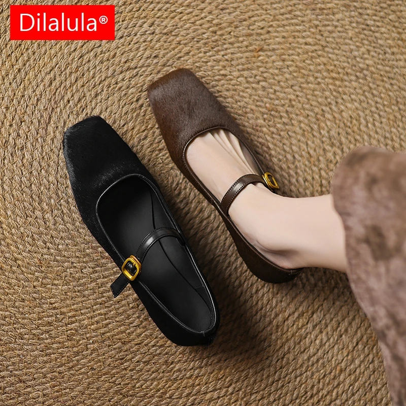 Новые женские туфли Dilalula 2026 из конского волоса на низком каблуке с пряжкой, повседневные туфли для прогулок, женские туфли Мэри Джейн для платья
Новые женские туфли Dilalula 2026 из конского волоса на низком каблуке с пряжкой, повседневные туфли для прогулок, женские туфли Мэри Джейн для платья