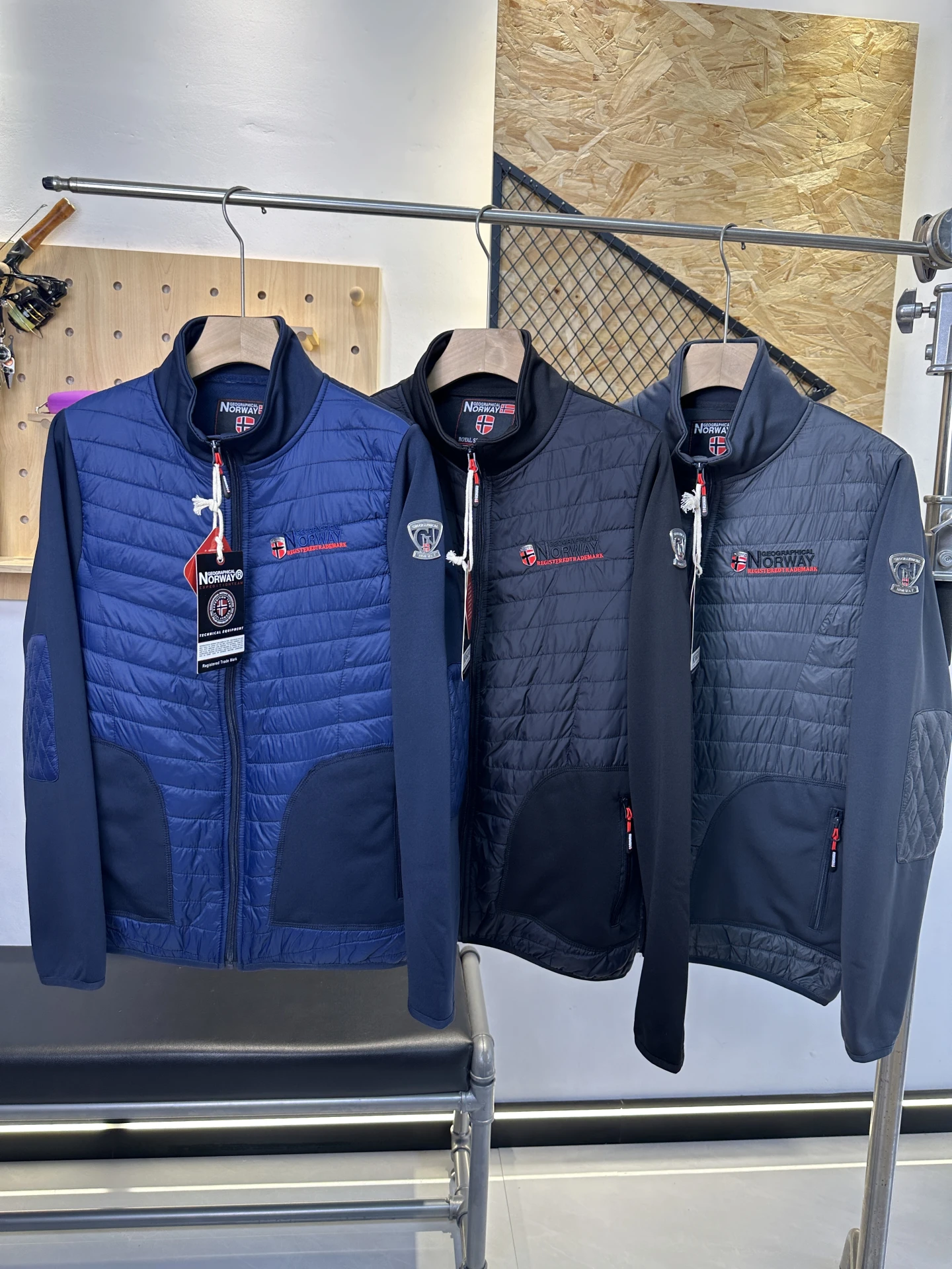 Скандинавская легенда для активного отдыха! Функциональное сопряжение! Новая зимняя мужская повседневная спортивная легкая хлопковая куртка с воротником, теплая, длинная
Скандинавская легенда для активного отдыха! Функциональное сопряжение! Новая зимняя мужская повседневная спортивная легкая хлопковая куртка с воротником, теплая, длинная