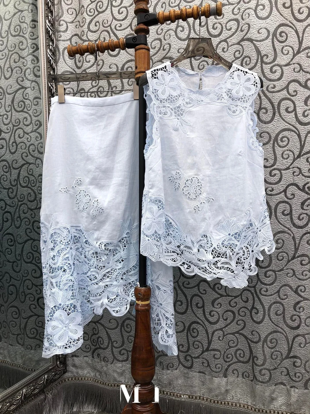 Milan Small Town Cotton Linen Hollow out Embroidered Asymmetrical Sleeveless Top Half Skirt Color Set F13 Women's Fashi...
Milan Small Town Cotton Linen Hollow out Embroidered Asymmetrical Sleeveless Top Half Skirt Color Set F13 Women's Fashi...