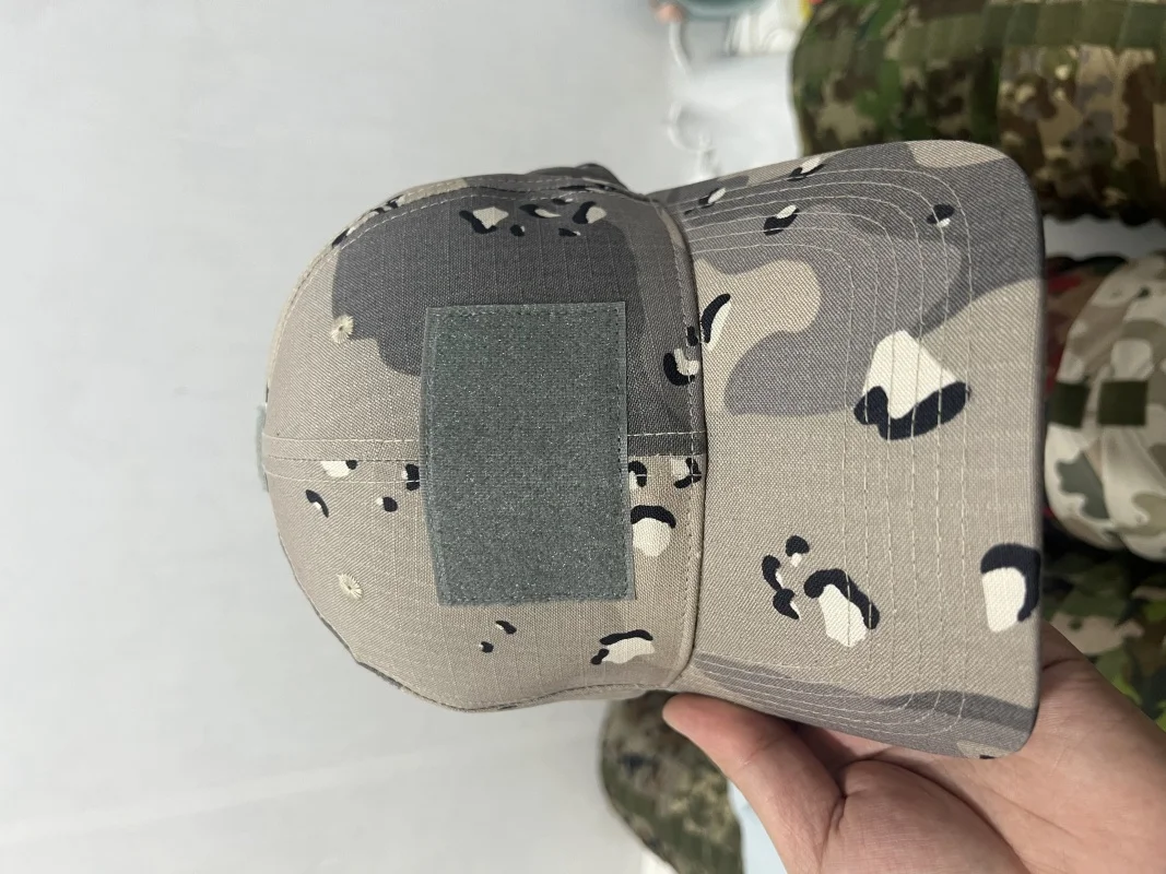 Серая шестиколоровая бейсболка в пустынном шоколадном камуфляже для активного отдыха
Серая шестиколоровая бейсболка в пустынном шоколадном камуфляже для активного отдыха