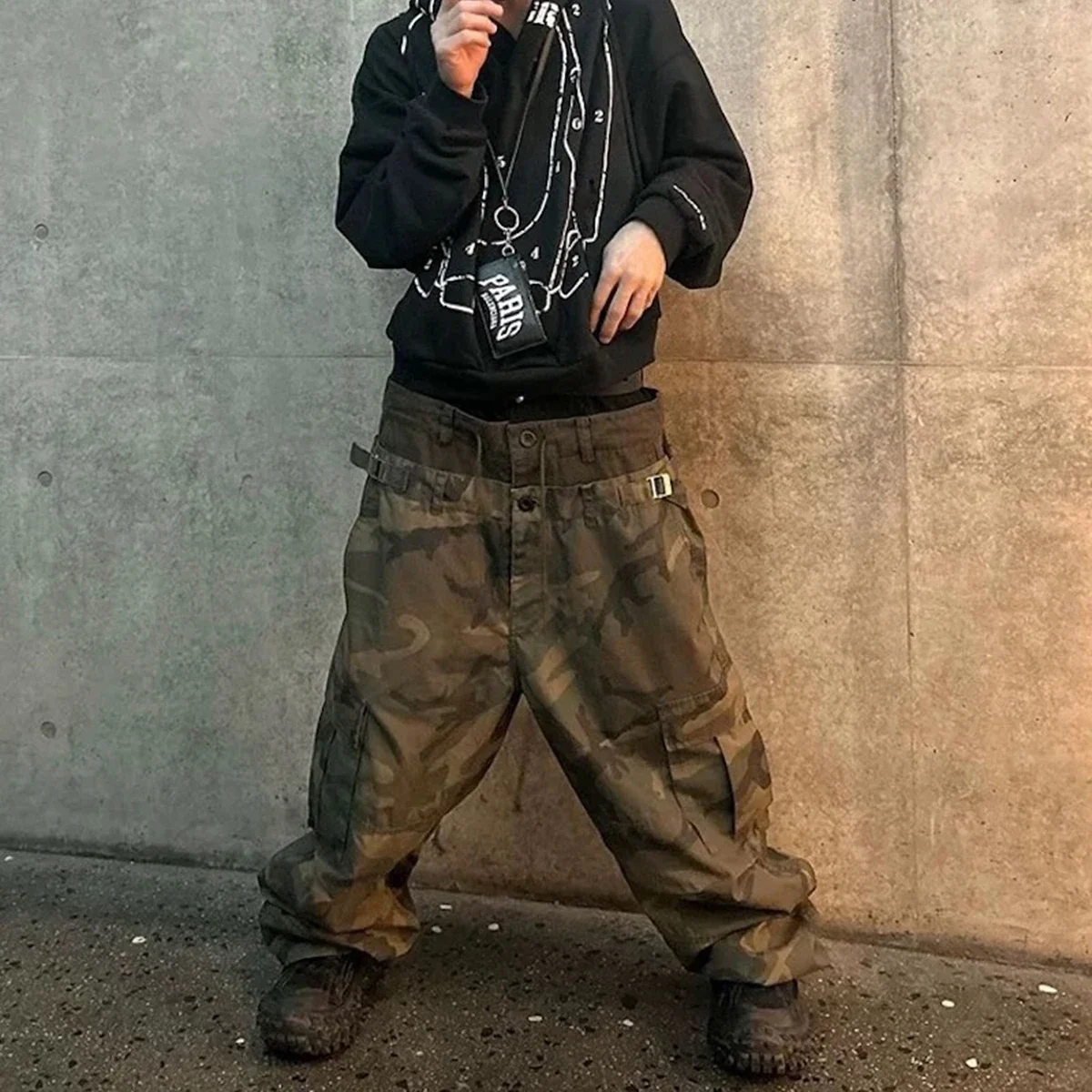 Three Waisted Camouflage Cargo Pants for Men Streetwear Patchwork Baggy Jeans Wide Leg Casual Loose Denim Trousers Oversized
Three Waisted Camouflage Cargo Pants for Men Streetwear Patchwork Baggy Jeans Wide Leg Casual Loose Denim Trousers Oversized