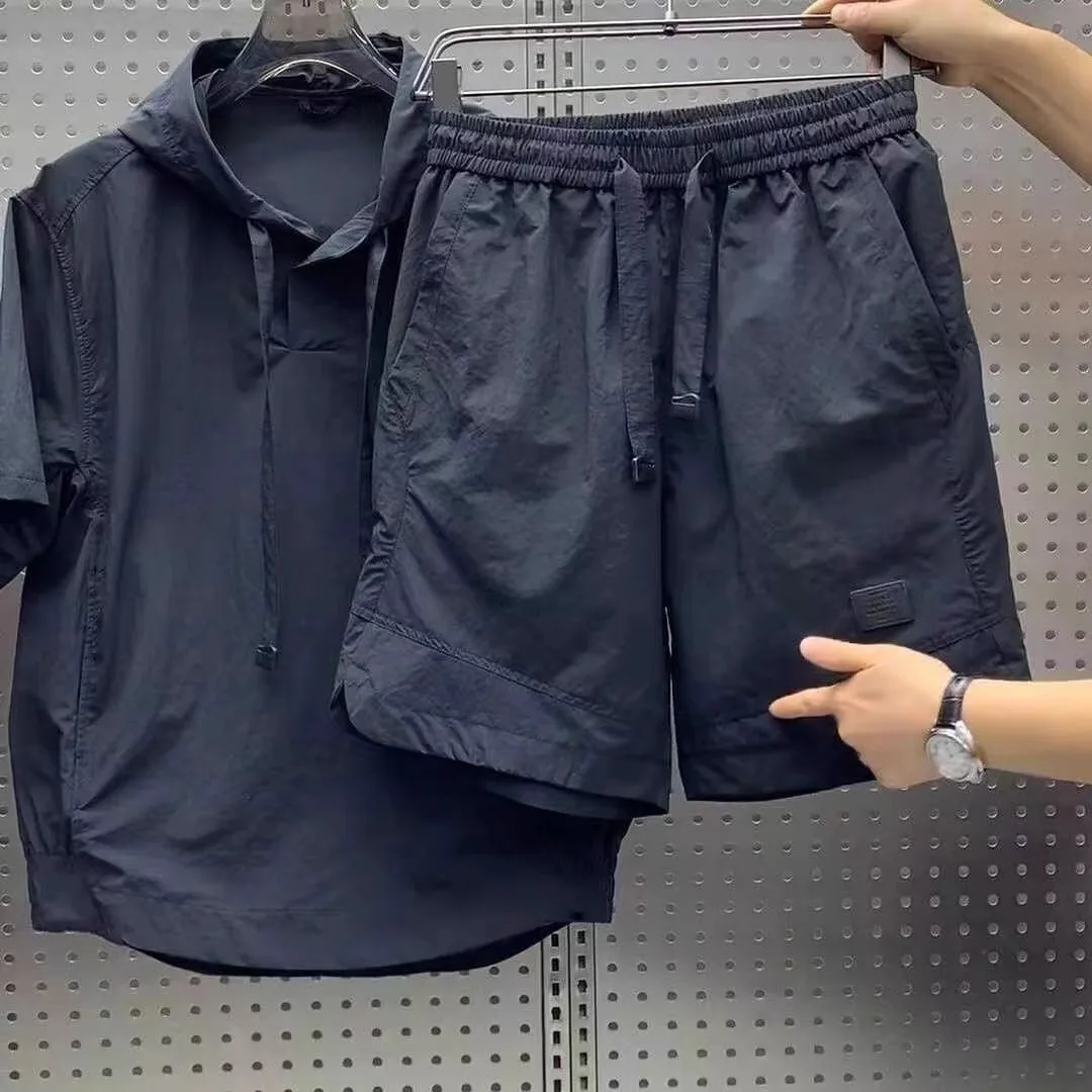 Summer New Simple Color Lightweight Breathable Sun Protection Hat Short Sleeve Shorts Two-Piece Set Men Loose Casual Set
Summer New Simple Color Lightweight Breathable Sun Protection Hat Short Sleeve Shorts Two-Piece Set Men Loose Casual Set