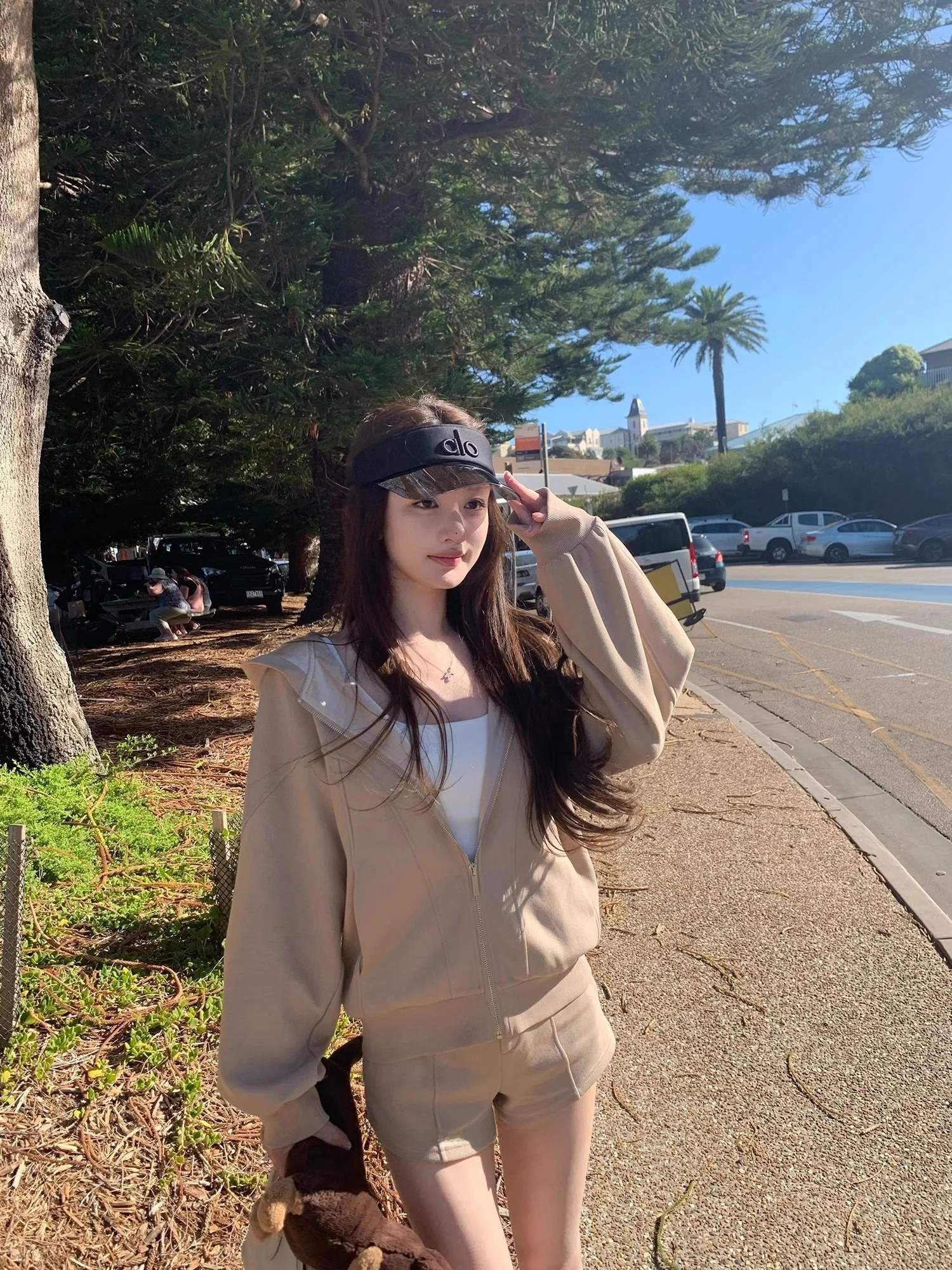 Wuuus Ci Walk атласный лоскутный комплект с капюшоном песочного цвета, женский новый комплект из двух предметов, топ с капюшоном Long Sve
Wuuus Ci Walk атласный лоскутный комплект с капюшоном песочного цвета, женский новый комплект из двух предметов, топ с капюшоном Long Sve