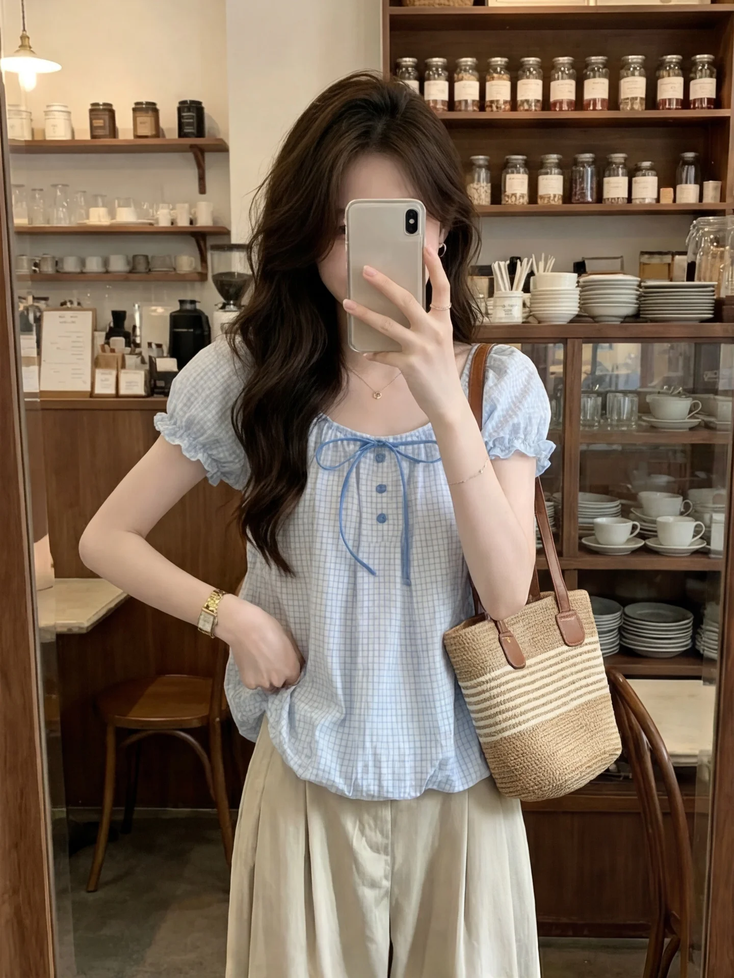 Blue Polka Dot Bubble Sleeve Shirt Women's Summer New Unique Beautiful Knot Tie Flower Bud Top Fashionable Loose Fit
Blue Polka Dot Bubble Sleeve Shirt Women's Summer New Unique Beautiful Knot Tie Flower Bud Top Fashionable Loose Fit