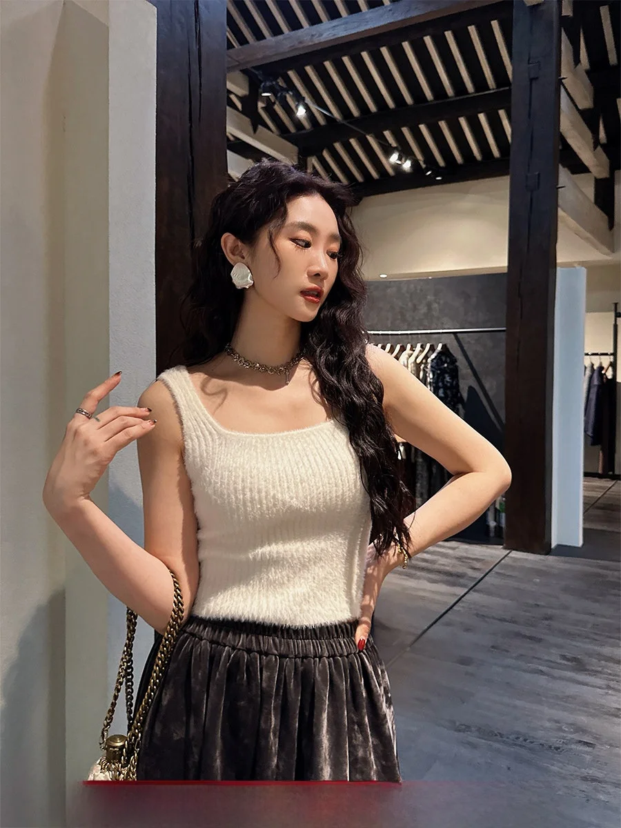 Pure Color Bla Flower Trim Fit Women's Vest Strap 2024 Autumn Winter Inner Wear Daily Versatile Svel Top
Pure Color Bla Flower Trim Fit Women's Vest Strap 2024 Autumn Winter Inner Wear Daily Versatile Svel Top