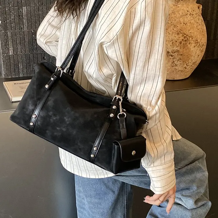 2026 New Korean Version Casual Retro Underarm Bag Women's Large-capacity Work Fashion Commuter Handbag
2026 New Korean Version Casual Retro Underarm Bag Women's Large-capacity Work Fashion Commuter Handbag