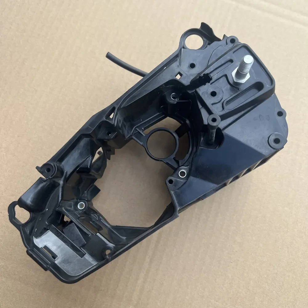 ENGINE COVER HOUSING FUEL OIL TANK SHROUD FOR SHINDAIWA 251TS 251WS 251TSC ECHO CS-2511TES CS-2511 CS-2511P CS 2511T Chainsaw
ENGINE COVER HOUSING FUEL OIL TANK SHROUD FOR SHINDAIWA 251TS 251WS 251TSC ECHO CS-2511TES CS-2511 CS-2511P CS 2511T Chainsaw