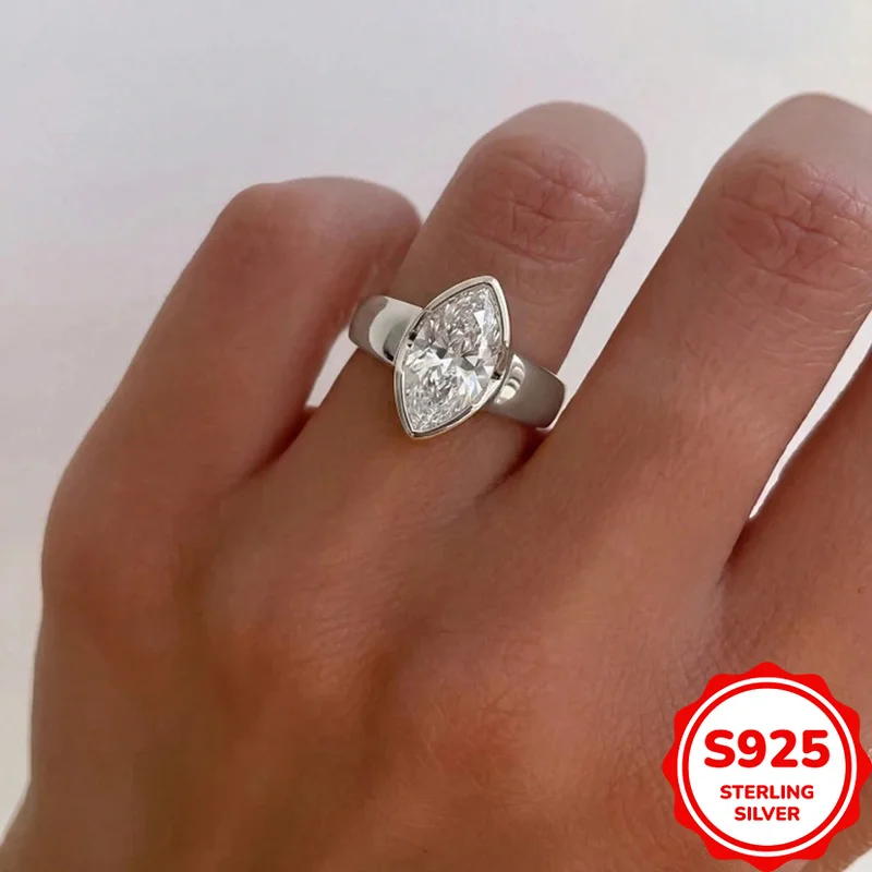 Classic and Versatile Authentic S925 Silver Marquise Zircon Women's Commuting Versatile Ring
Classic and Versatile Authentic S925 Silver Marquise Zircon Women's Commuting Versatile Ring