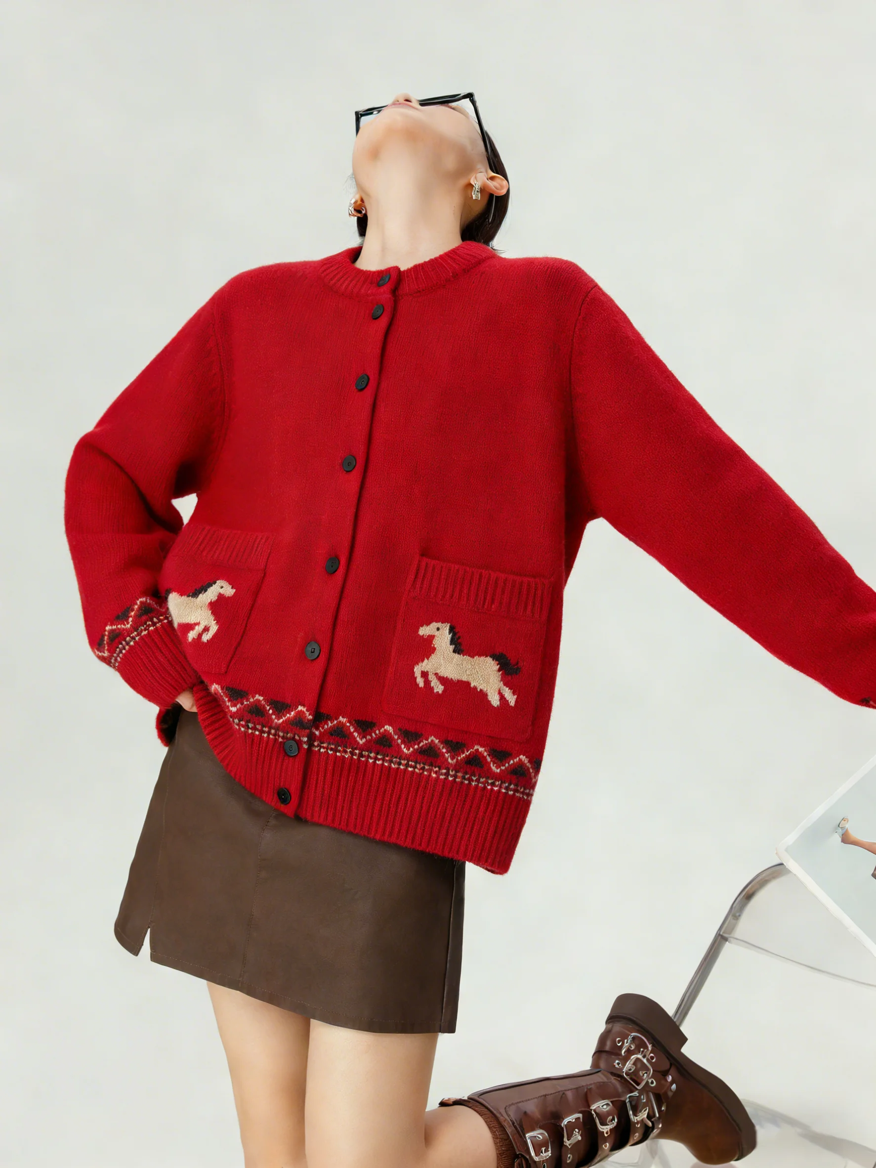 Red Pattern Knitted Open Cardigan Sweater 2026 Trendy Anti-Aging Elegance Women's Top New Year's Outfit Casual Loose Fit
Red Pattern Knitted Open Cardigan Sweater 2026 Trendy Anti-Aging Elegance Women's Top New Year's Outfit Casual Loose Fit