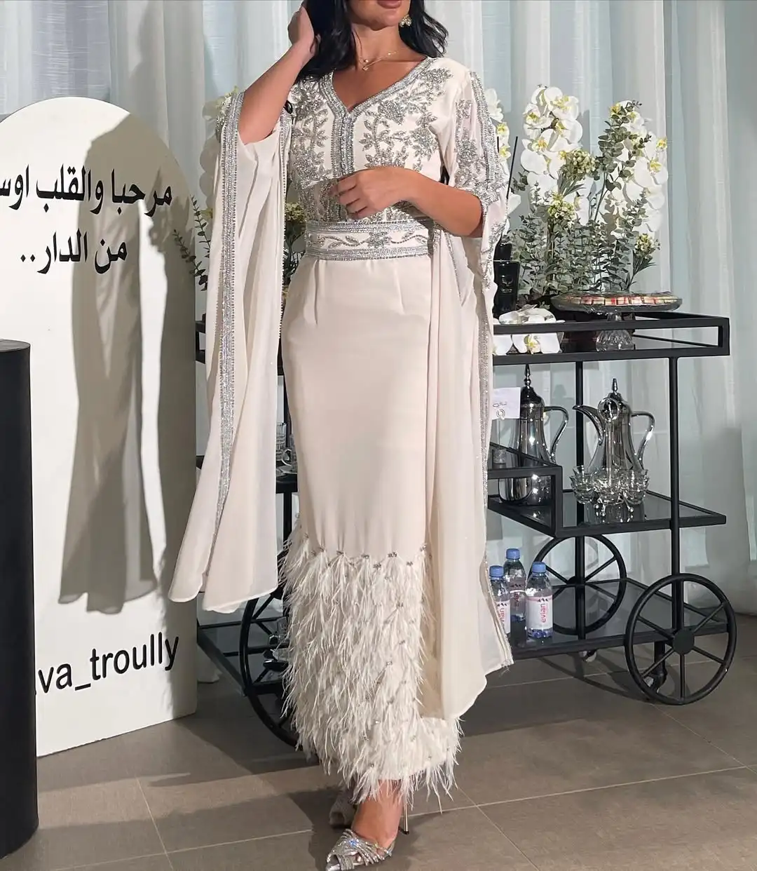 Aunber Dubai Arabic Elegant Crystal Beaded Feather Tassel Mermaid Evening Dress Formal Occasion Gown Customized
Aunber Dubai Arabic Elegant Crystal Beaded Feather Tassel Mermaid Evening Dress Formal Occasion Gown Customized
