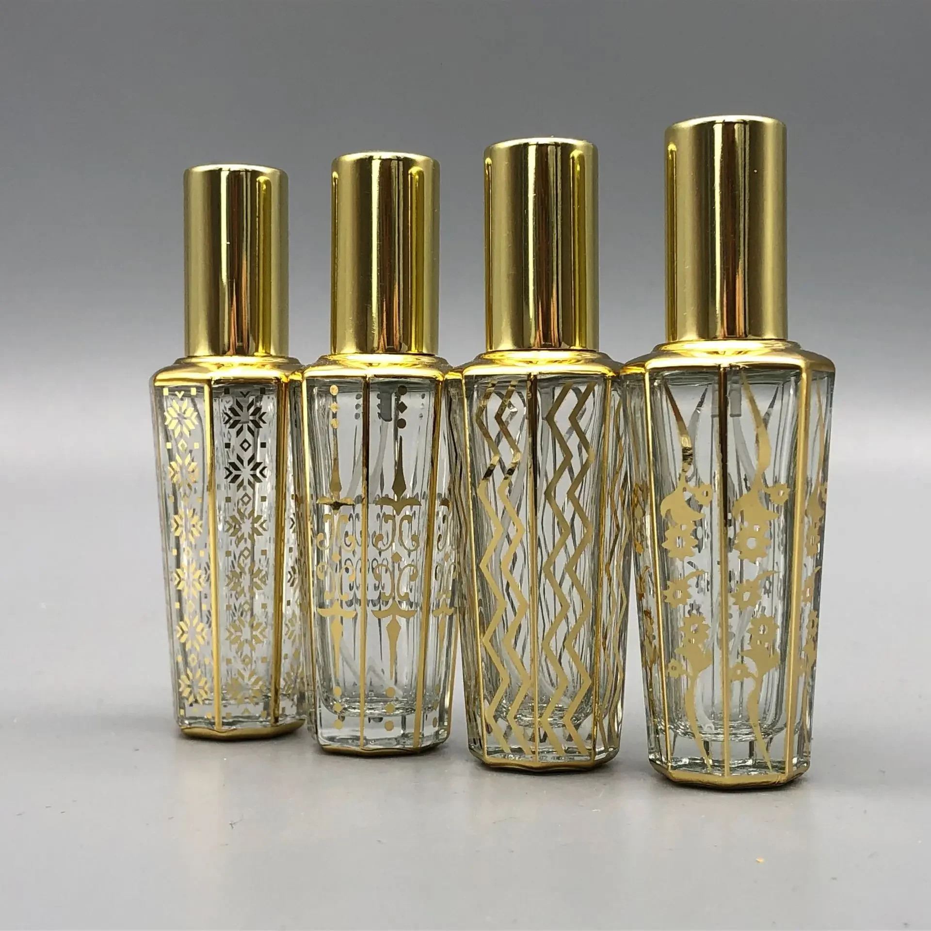 10PCS 15ML Senior Perfume Glass Bottle Delicate Spray Bottle Middle East Essential Oil Sample Vial Refillable Cosmetic Container
10PCS 15ML Senior Perfume Glass Bottle Delicate Spray Bottle Middle East Essential Oil Sample Vial Refillable Cosmetic Container