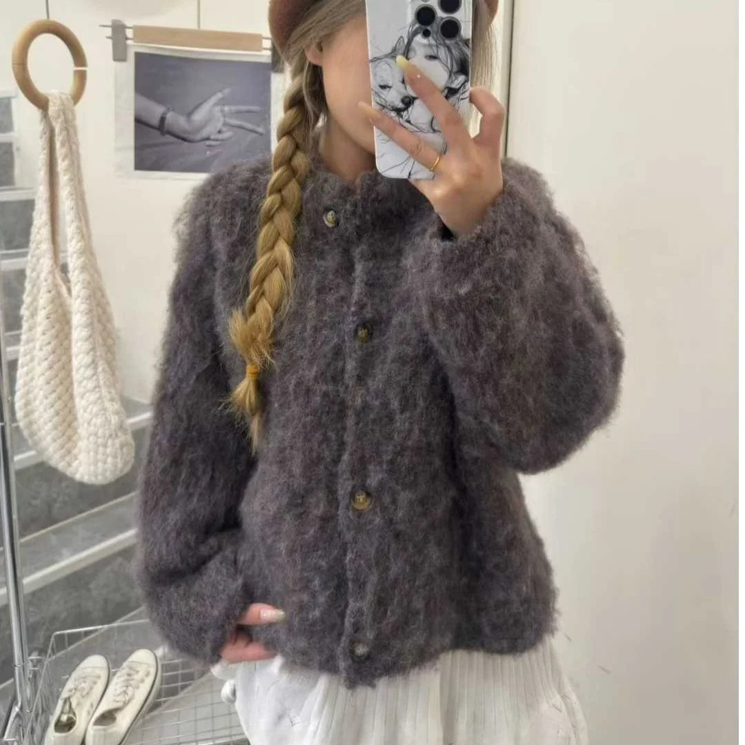 Женский вязаный свитер из овечьей шерсти свободного кроя, утепленный, с круглым вырезом, осенне-зимний, модный, комфортный, мягкий, теплый, для повседневной носки
Женский вязаный свитер из овечьей шерсти свободного кроя, утепленный, с круглым вырезом, осенне-зимний, модный, комфортный, мягкий, теплый, для повседневной носки