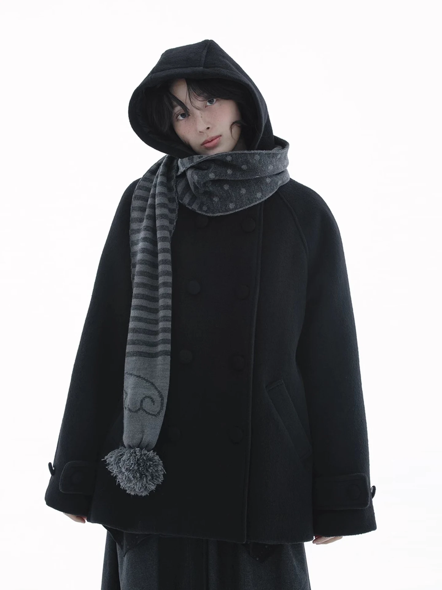 Women's College Sle Double-Breasted Hooded Woolen Coat Loose Long Warm Woolen Jaet Winter New Arrival Faion Outerwear
Women's College Sle Double-Breasted Hooded Woolen Coat Loose Long Warm Woolen Jaet Winter New Arrival Faion Outerwear