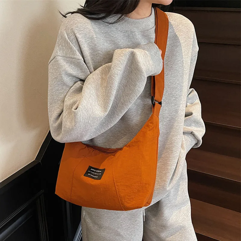 Mini women's handbag canvas fashionable handbag small cloth shoulder women's crossbody bag women's wallet mobile phone bag
Mini women's handbag canvas fashionable handbag small cloth shoulder women's crossbody bag women's wallet mobile phone bag