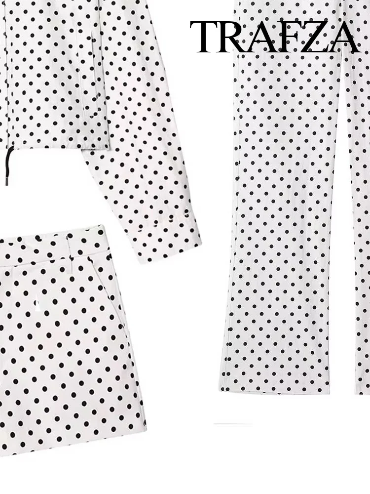 TRAFZA Women Autumn Elegant Polka Dot Printed Zipper Jacket Woman Chic Long Sleeves Turtleneck With Pockets Drawstring Coats
TRAFZA Women Autumn Elegant Polka Dot Printed Zipper Jacket Woman Chic Long Sleeves Turtleneck With Pockets Drawstring Coats