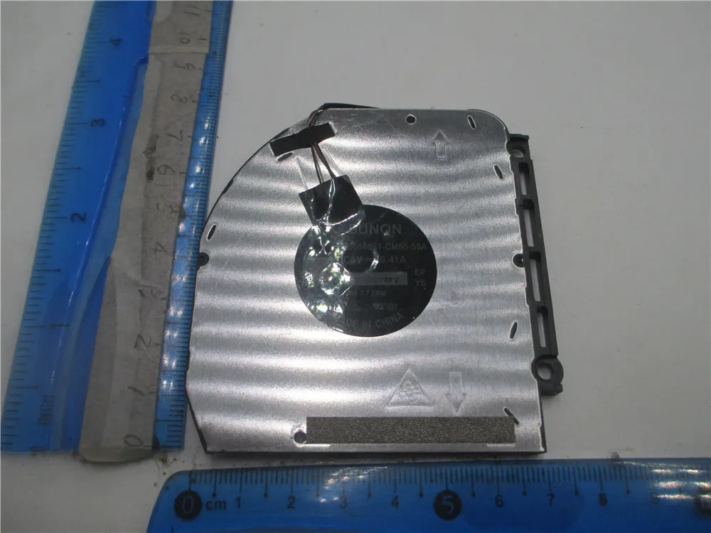 Новый оригинальный вентилятор охлаждения ЦП для Dell Latitude E7420 7420 00WR96 0WR96 AT30S001ZS0 EG50040S1-CM60-S9A
Новый оригинальный вентилятор охлаждения ЦП для Dell Latitude E7420 7420 00WR96 0WR96 AT30S001ZS0 EG50040S1-CM60-S9A