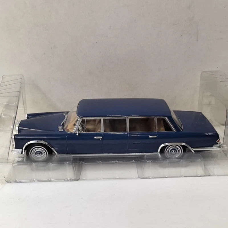 MCG масштаб 1/18, 600, модель автомобиля из сплава, статическая коллекция, украшенные праздничные подарки, игрушки, классический сувенир, подарок
MCG масштаб 1/18, 600, модель автомобиля из сплава, статическая коллекция, украшенные праздничные подарки, игрушки, классический сувенир, подарок