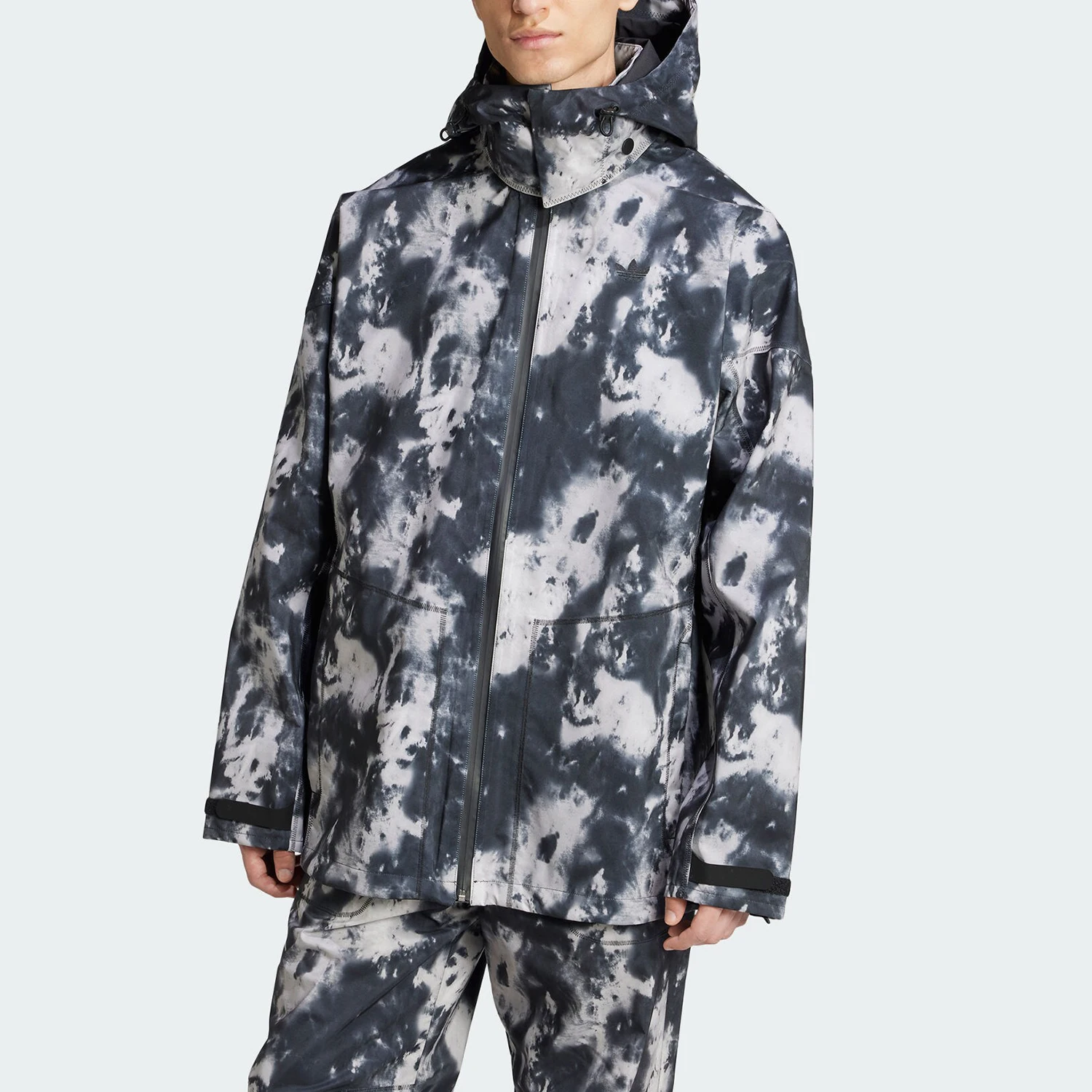 Adidas Originals Мужская свободная куртка с воротником-стойкой и молнией IZ4851
Adidas Originals Мужская свободная куртка с воротником-стойкой и молнией IZ4851