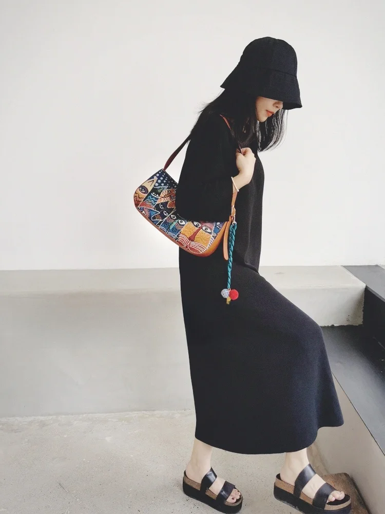 Retro Underarm Bag Casual Mobile Phone Small Bag Single Shoulder Ethnic Style Original Design French Bread Shape Leather
Retro Underarm Bag Casual Mobile Phone Small Bag Single Shoulder Ethnic Style Original Design French Bread Shape Leather