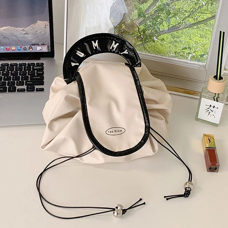 HAEX Aesthetic Designer Handbags Female 2025 New String Embroidered Ladies Top Handle Bags French Style Ruffles Sac A Main Femme
HAEX Aesthetic Designer Handbags Female 2025 New String Embroidered Ladies Top Handle Bags French Style Ruffles Sac A Main Femme