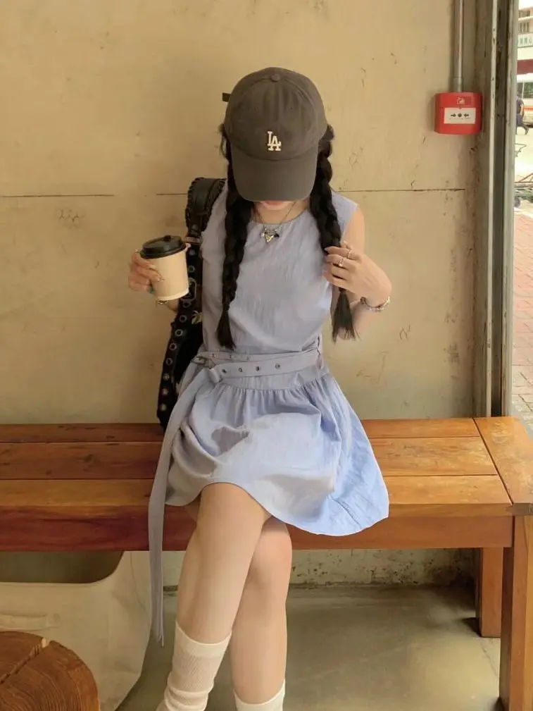 French Fashion Round Neck Sleeveless Tank Top Dress Women's Summer Design Sense Solid Color Slim Short Dresses Female Clothing
French Fashion Round Neck Sleeveless Tank Top Dress Women's Summer Design Sense Solid Color Slim Short Dresses Female Clothing
