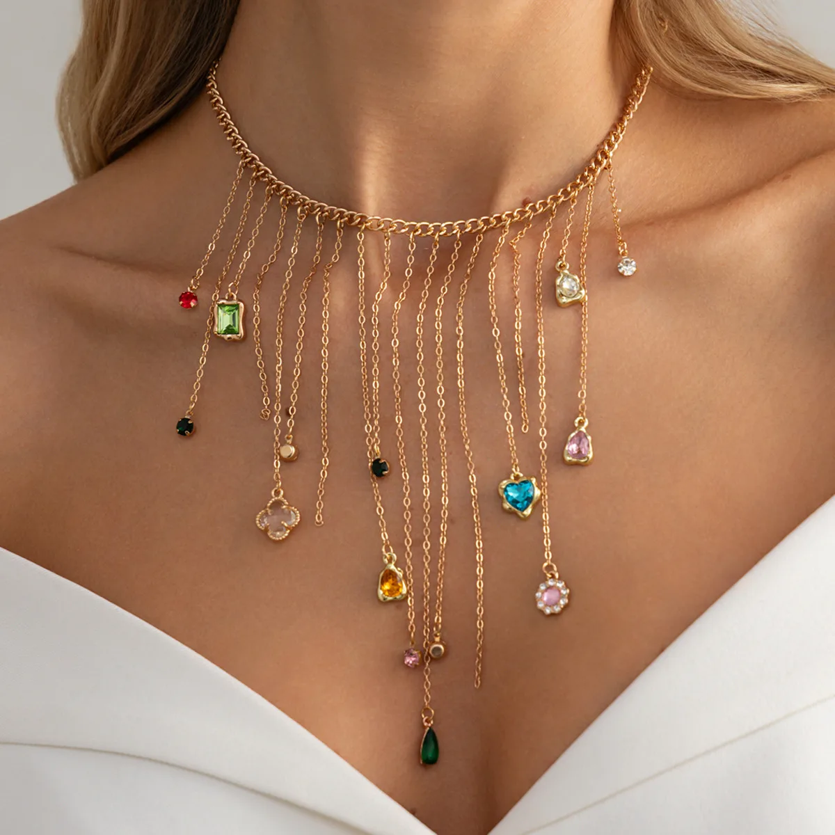 Ingemark Colorful Heart Shaped Acrylic Rhinestone Pendant Necklace Women Elegant Metal Tassel Chain Valentine's Day Jewelry Gift
Ingemark Colorful Heart Shaped Acrylic Rhinestone Pendant Necklace Women Elegant Metal Tassel Chain Valentine's Day Jewelry Gift