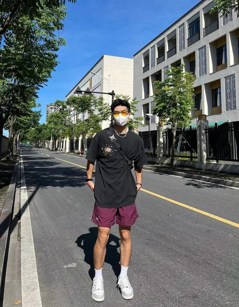 Мужские летние повседневные шорты в американском уличном стиле с вышивкой, быстросохнущие, свободного кроя, длиной до колена, прямые, спортивные, молодежные
Мужские летние повседневные шорты в американском уличном стиле с вышивкой, быстросохнущие, свободного кроя, длиной до колена, прямые, спортивные, молодежные