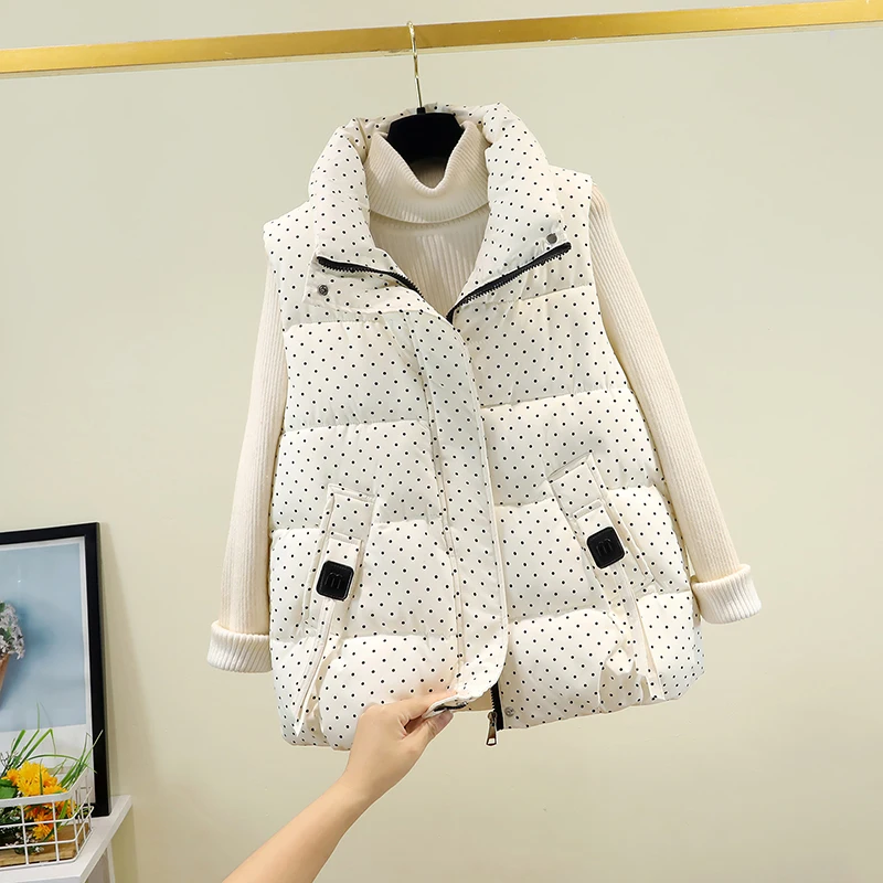 Осенне-зимний утепленный жилет большого размера с воротником-стойкой и принтом в горошек, женский, свободный, безрукавка, теплая верхняя одежда
Осенне-зимний утепленный жилет большого размера с воротником-стойкой и принтом в горошек, женский, свободный, безрукавка, теплая верхняя одежда