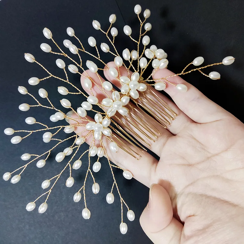 Hot Sale Gold Color Big Pearl Tiara Hair Combs For Women Bride Headpiece Wedding Hair Accessories Bridal Jewelry
Hot Sale Gold Color Big Pearl Tiara Hair Combs For Women Bride Headpiece Wedding Hair Accessories Bridal Jewelry