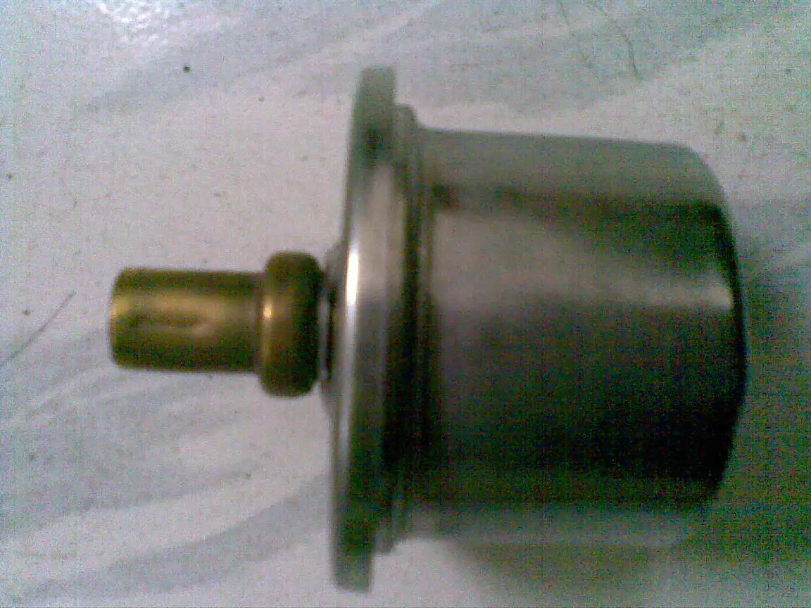 Клапан регулирования температуры воздушного компрессора 99250532, 35288117, 99275075
Клапан регулирования температуры воздушного компрессора 99250532, 35288117, 99275075