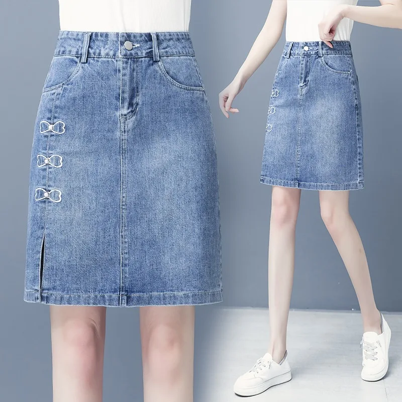 Джинсовая юбка больших размеров с высокой талией, А-силуэт, в корейском стиле, модная, стройнящая, скрывающая живот, с разрезом, для молодых женщин
Джинсовая юбка больших размеров с высокой талией, А-силуэт, в корейском стиле, модная, стройнящая, скрывающая живот, с разрезом, для молодых женщин