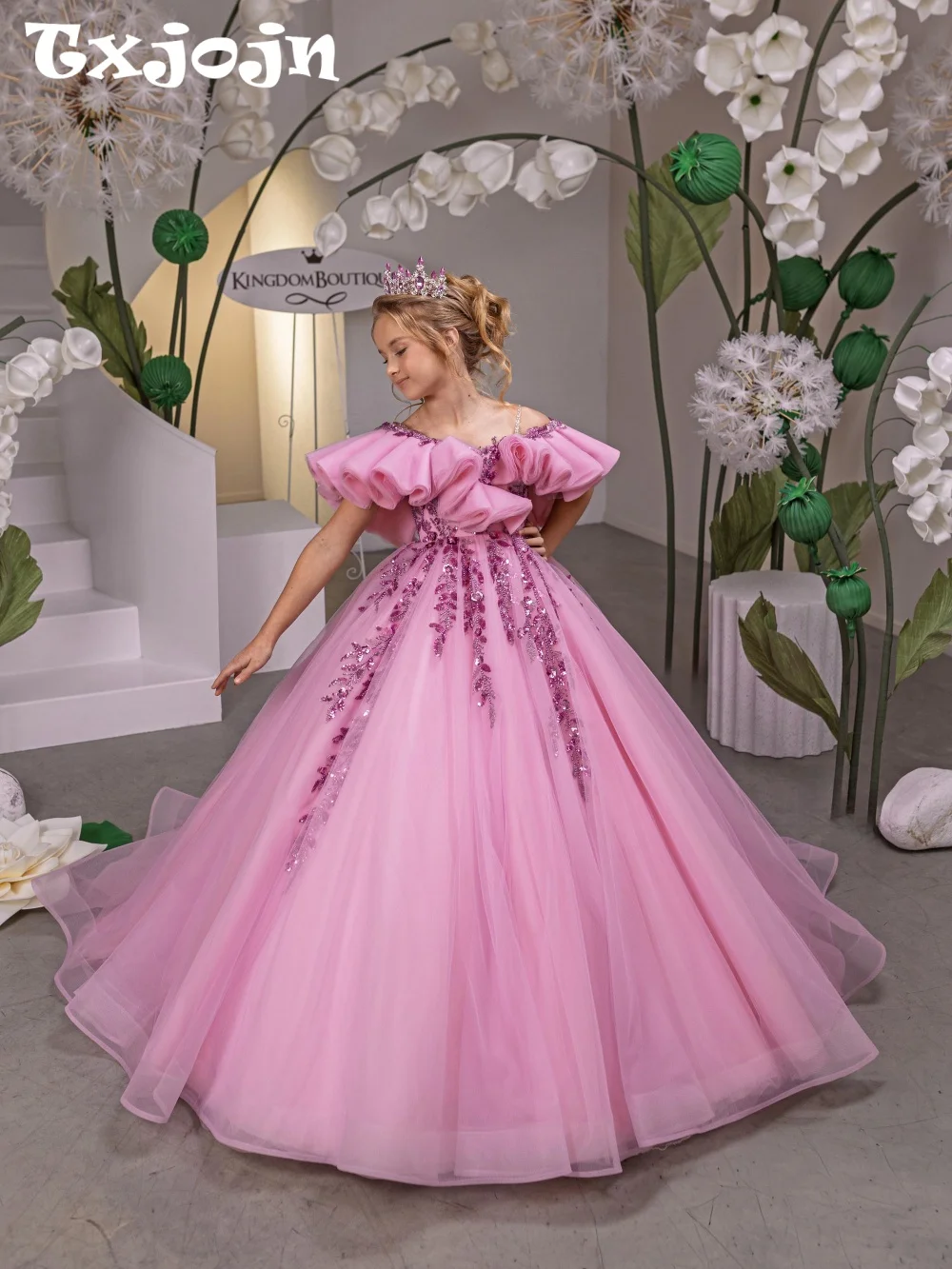 New Arrival Luxury Kids Princess Gown School Performance Wear Shinny Beaded A-line Long Girls Dresses For Banquet Party 2-14Y
New Arrival Luxury Kids Princess Gown School Performance Wear Shinny Beaded A-line Long Girls Dresses For Banquet Party 2-14Y