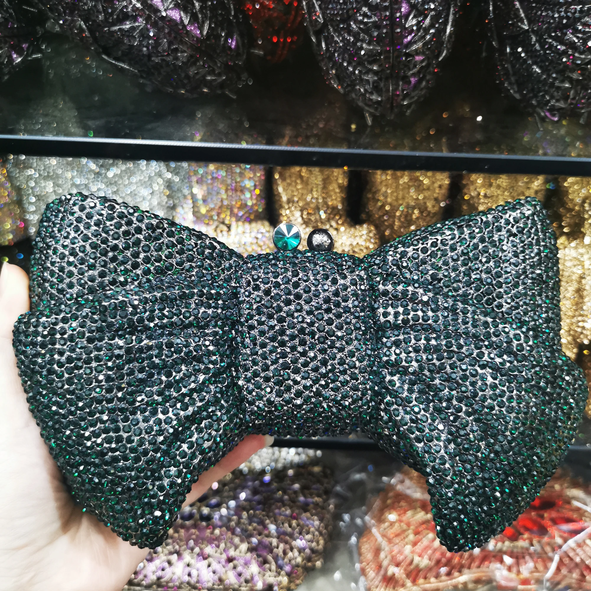 13 Colors Bow Shape Red/Blue/Green Crystal Evening Clutch Bags Designer Lady Diamond Party Prom Purses Wedding Bridal Handbags
13 Colors Bow Shape Red/Blue/Green Crystal Evening Clutch Bags Designer Lady Diamond Party Prom Purses Wedding Bridal Handbags