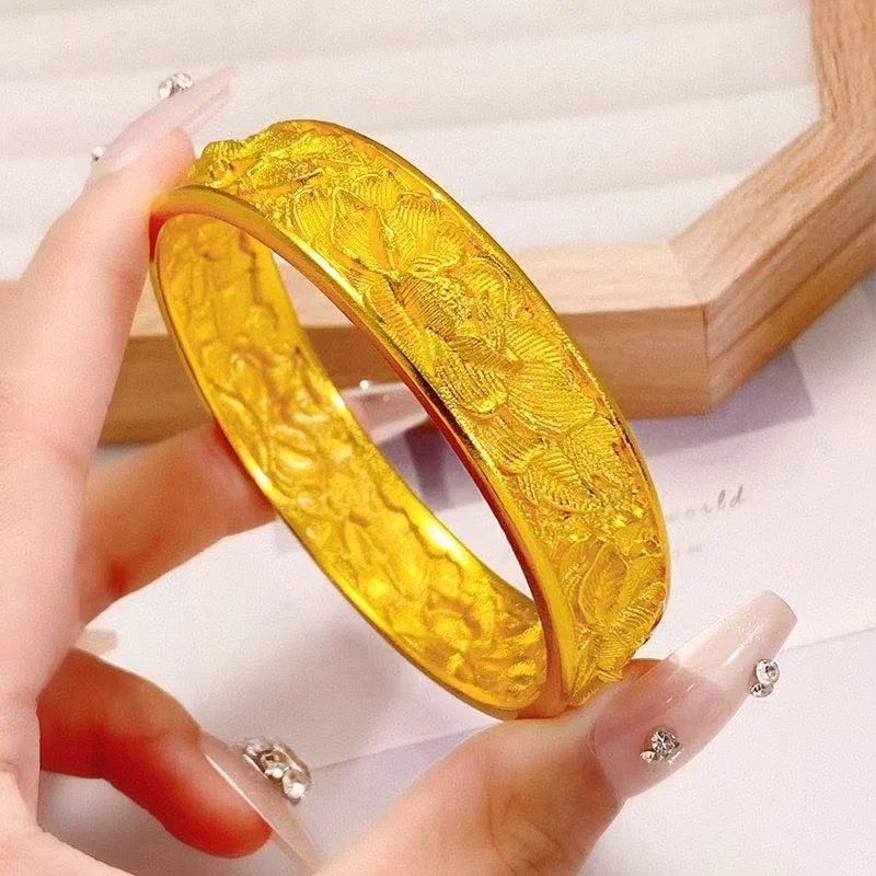 Luxurious 9999 carved peony bracelet, durable and never fading, with the same style as those in gold shops
Luxurious 9999 carved peony bracelet, durable and never fading, with the same style as those in gold shops
