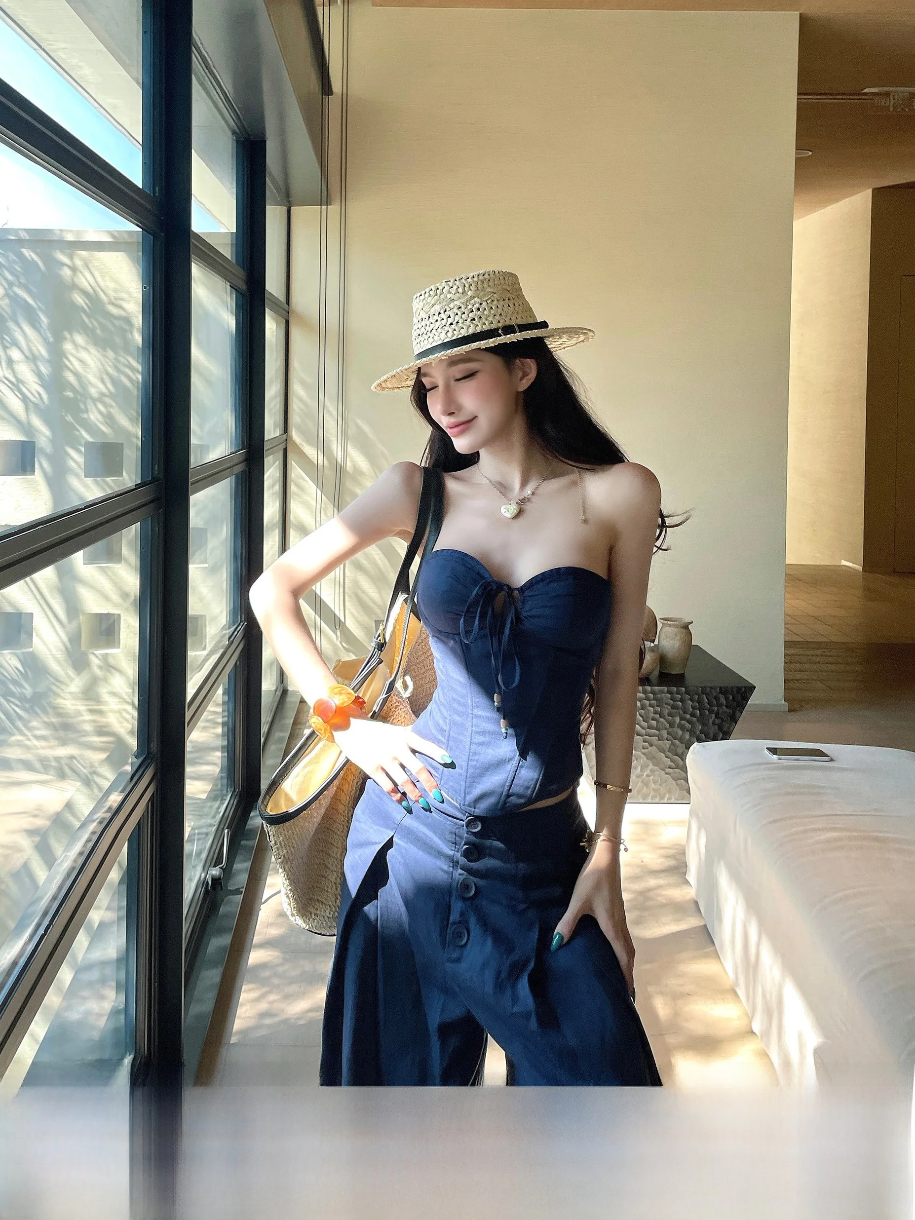 Summer Fashion Set Dustdip Club Linen Tube Top Wide Leg Pants Loose Feel Two Piece Set Women's Casual Wear Comfortable Fit
Summer Fashion Set Dustdip Club Linen Tube Top Wide Leg Pants Loose Feel Two Piece Set Women's Casual Wear Comfortable Fit