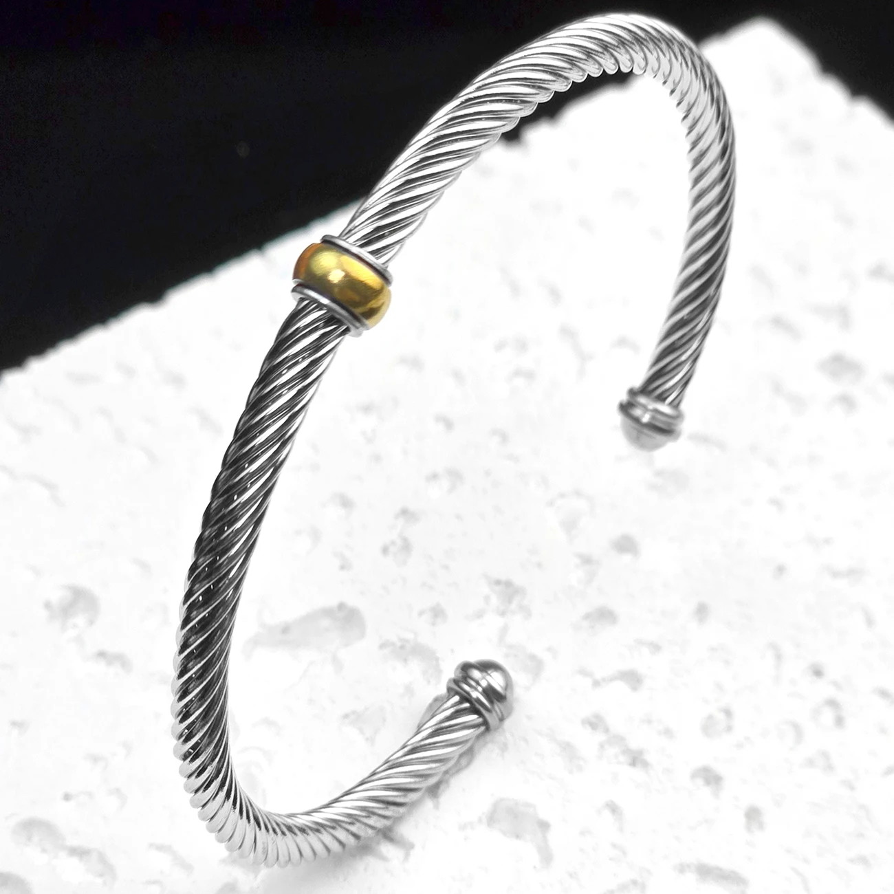 Designed for girls 4mm stainless steel cable opening adjustable bracelet with jewelry pouch Gift for women's jewelry
Designed for girls 4mm stainless steel cable opening adjustable bracelet with jewelry pouch Gift for women's jewelry