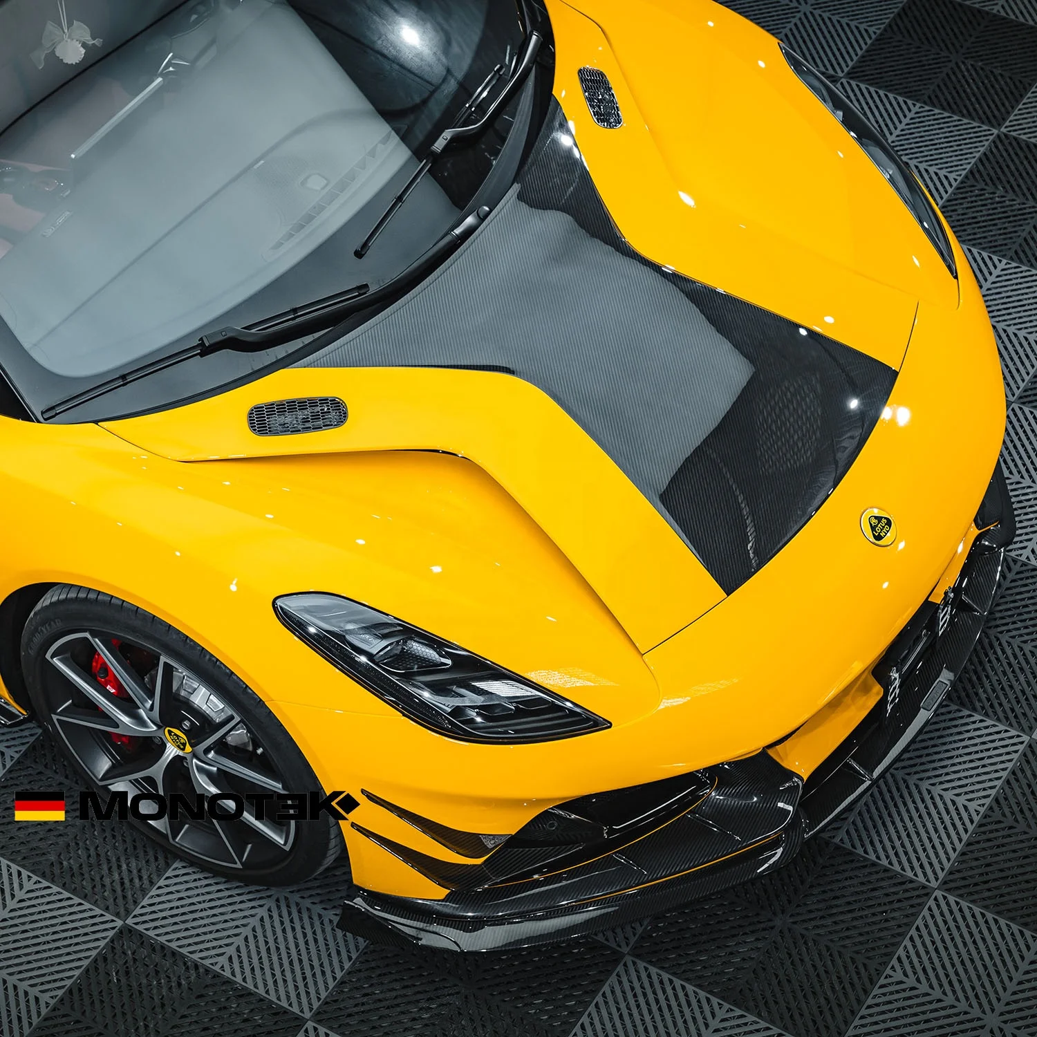 Upgraded parts front engine hood carbon fiber body kit Lotus Emira 2021-2024 new design car body kit
Upgraded parts front engine hood carbon fiber body kit Lotus Emira 2021-2024 new design car body kit