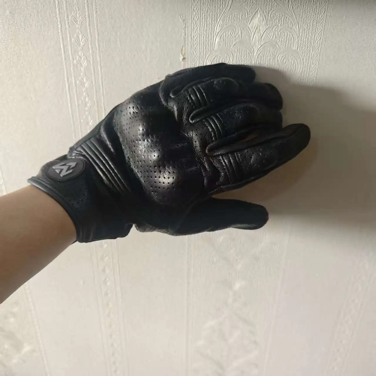 Summer Breathable Men's Motorcycle Rider Gloves | Retro Genuine Leather | For Motorbike, Downhill Cycling, Riding & Work Guantes
Summer Breathable Men's Motorcycle Rider Gloves | Retro Genuine Leather | For Motorbike, Downhill Cycling, Riding & Work Guantes